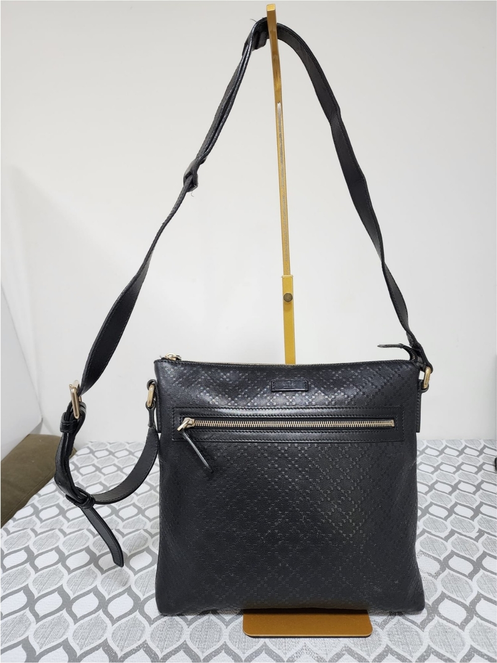 GUCCI Guccissima Signature Medium Flat Messenger Bag Black